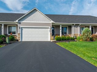 8105 Forest Ridge Ln, Baldwinsville, NY