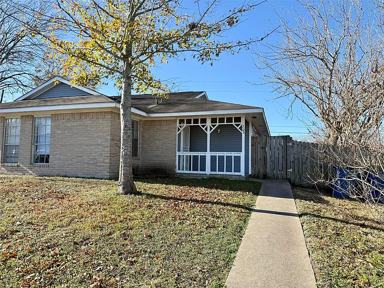 705 Ruth Ct #A — Photo 1