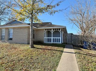 705 Ruth Ct #B, Navasota, TX 77868