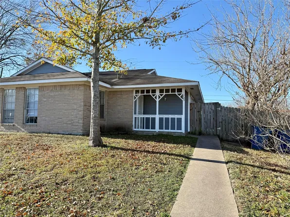 705 Ruth Ct #A, Navasota, TX 77868
