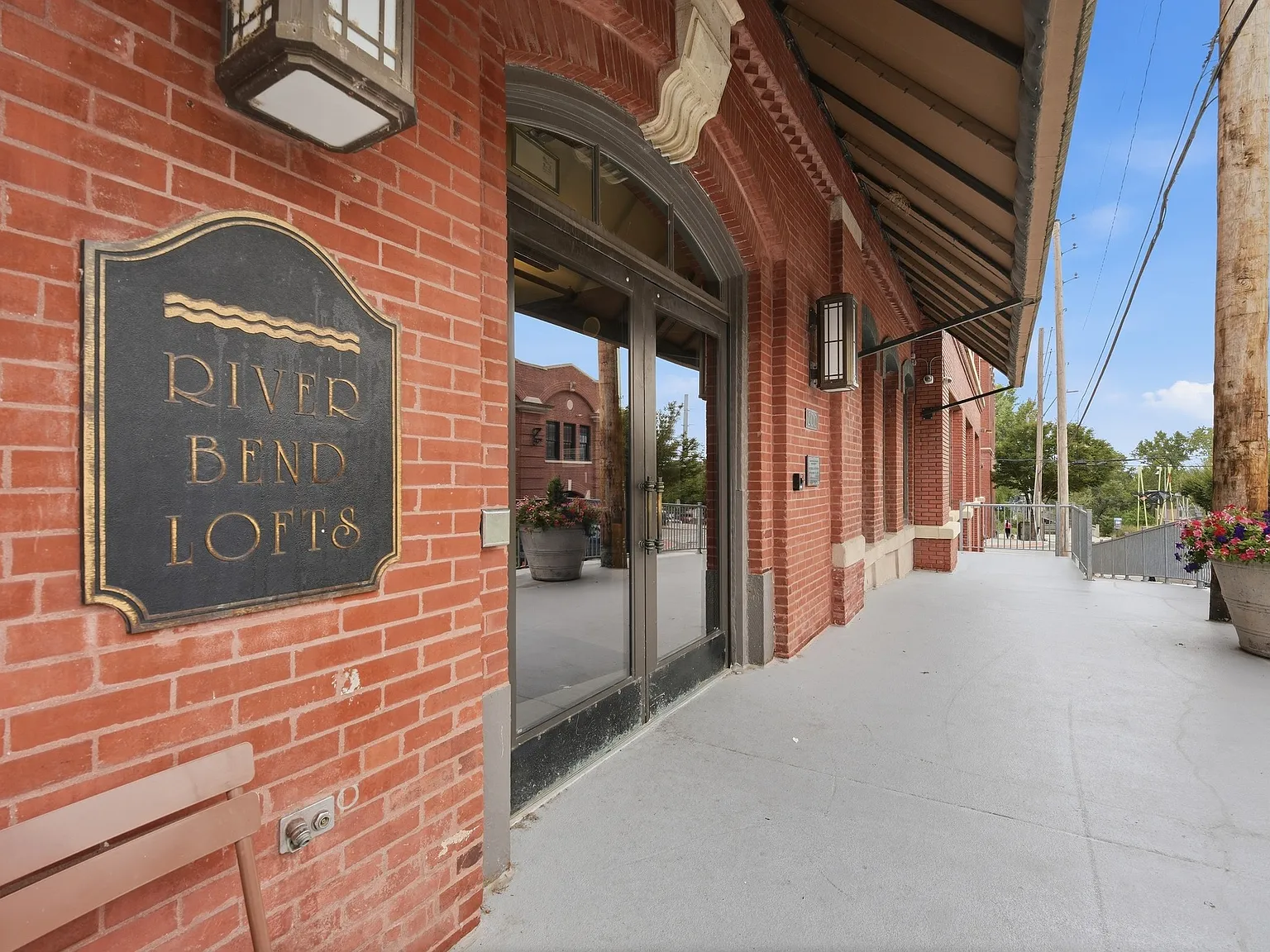 200 Main St — Photo 1