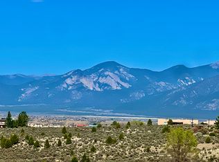 65 Baird Dr, Ranchos De Taos, NM 87557