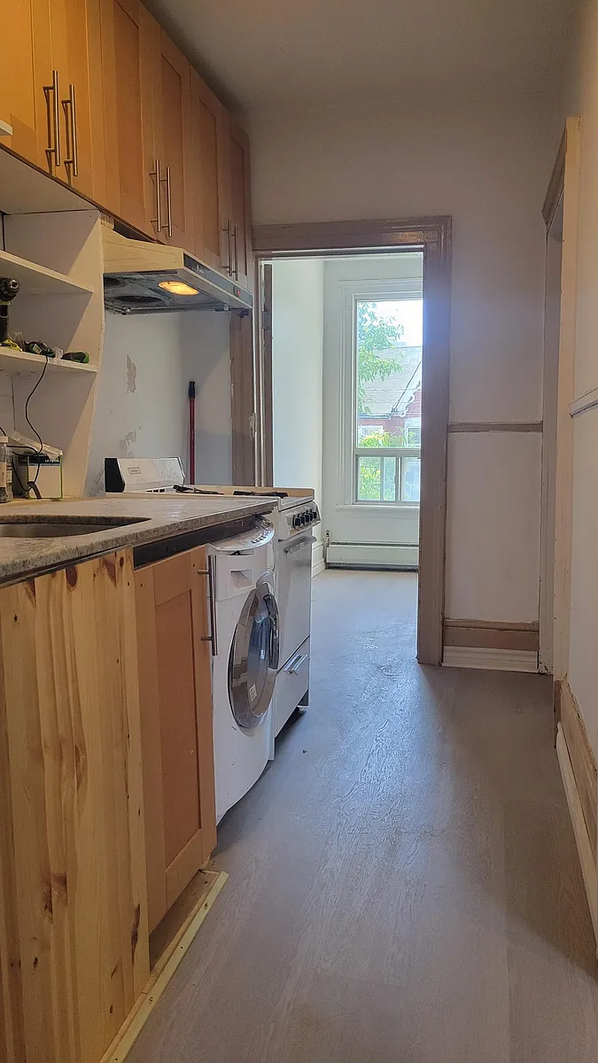 kitchen - 103 Baldwin St #UPPER