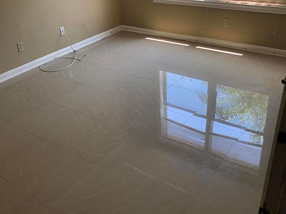 2nd image of 3121 Belden St #2