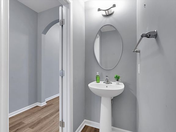 5th image of 108 Awendaw Way