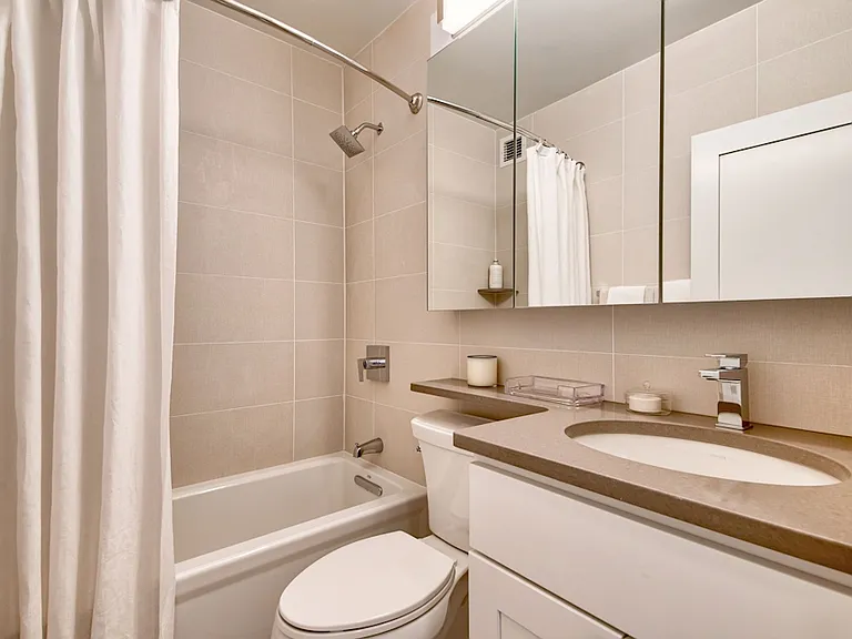 155 E 31st St #W26D — Photo 6