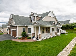 36 Fox Hill Ln #36, Dracut, MA 01826