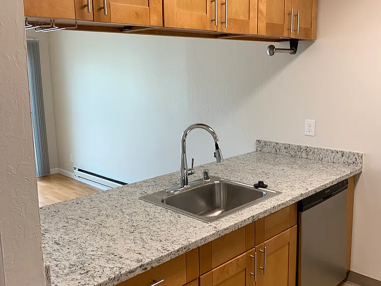Campbell Square Apartments — Photo 8