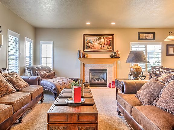 3rd image of 2377 W Mont Blanc Dr
