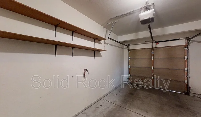 4950 Universal Hts — Photo 14