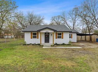 302 Suzanne St, Palmer, TX 75152