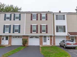 2222 Clifton Pl, Hoffman Estates, IL 60169