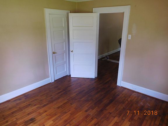 4th image of 2317 Sunset Ave