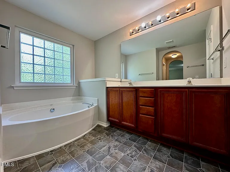8208 Stone Cellar Dr — Photo 21