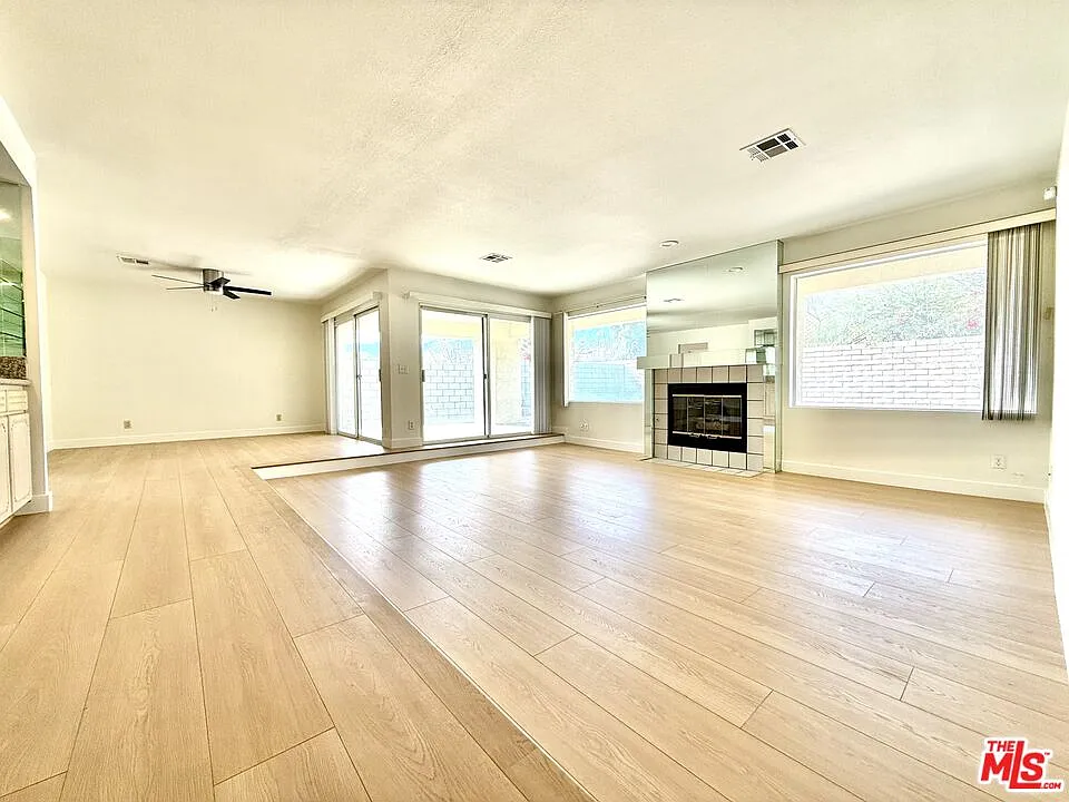 3 bed, 2.0 bath, 1766 sqft, $2,850 — Photo 3