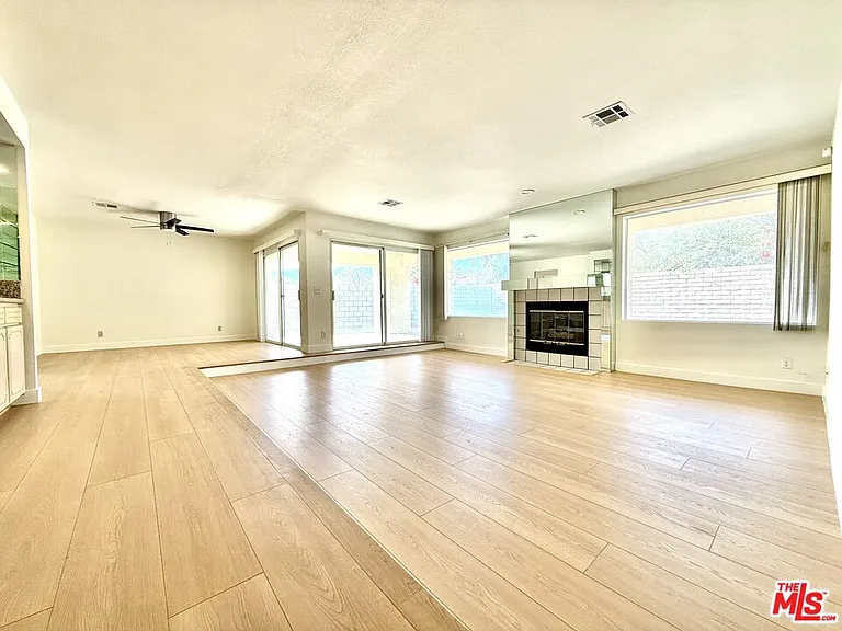 27205 Avenida Quintana — Photo 3
