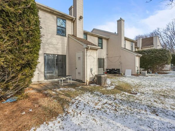 1105 Maplecrest Rd, Edison, NJ 08820