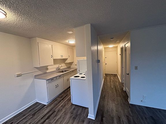3rd image of 2424 E Denny Way #201