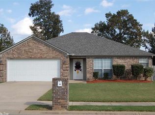 3116 Meadowlake Dr, Bryant, AR 72022