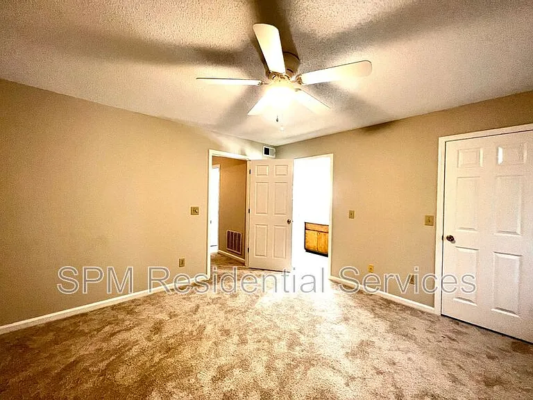 626 Cobblestone Dr — Photo 10