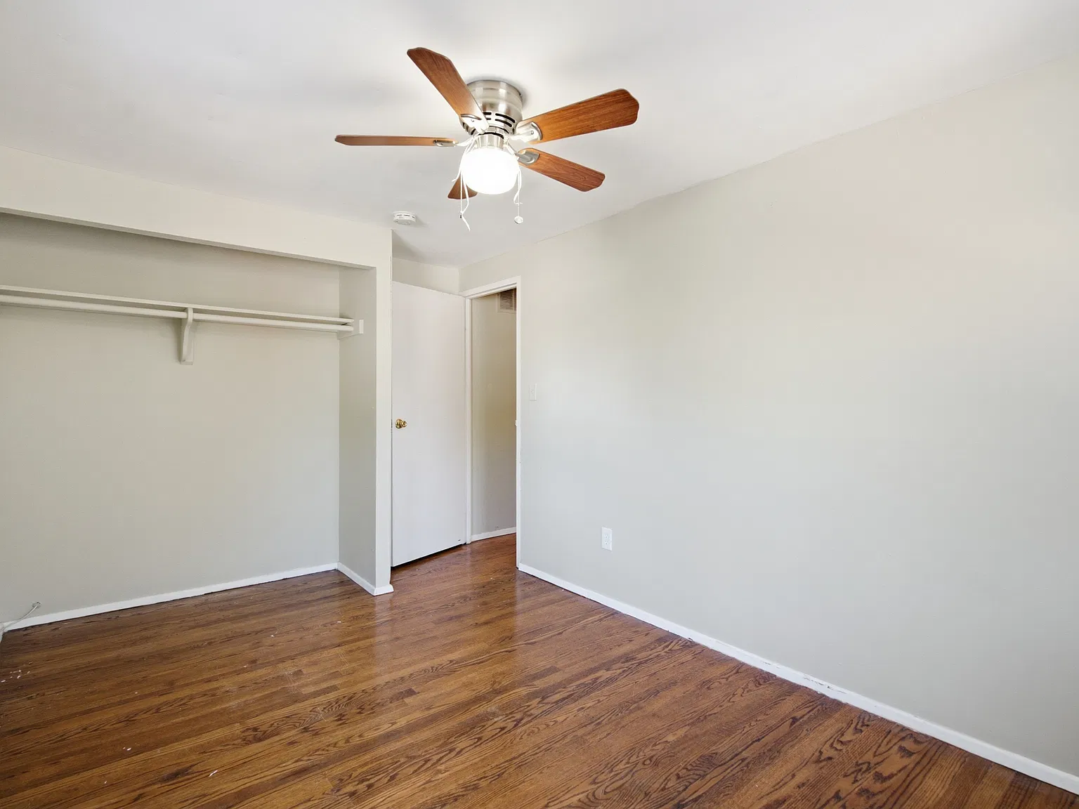 3 bed, 1.5 bath, 1544 sqft, $1,999 — Photo 3