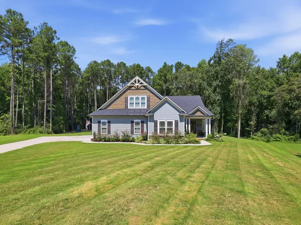 90 Blackberry Ln, Benson, NC 27504