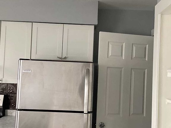 2nd image of 38446 Meadowdale St #38446