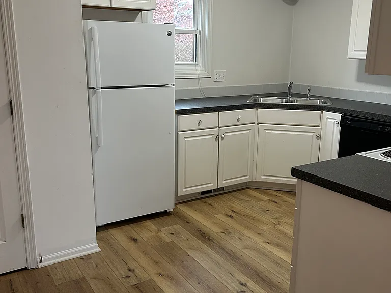 3215 Grand Ave — Photo 5