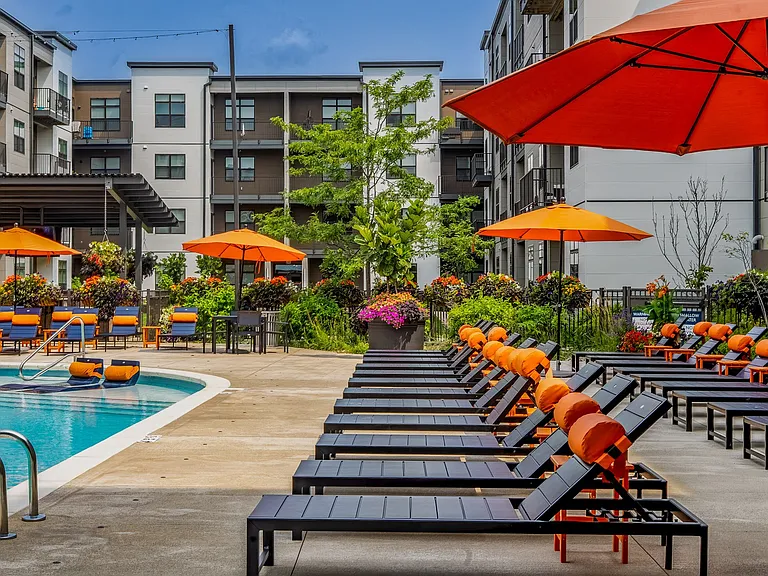The Pointe at Polaris — Photo 27