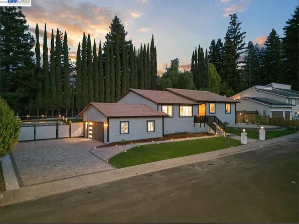 1084 Jamie Dr, Concord, CA 94518