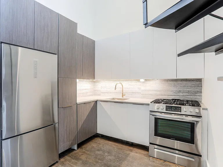 146 Erasmus St #3C — Photo 4