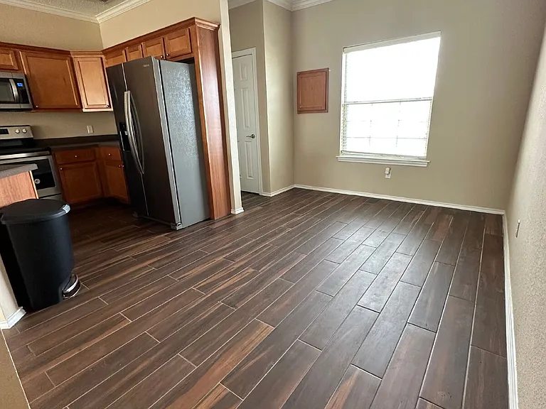 2108 Main St #2 — Photo 2