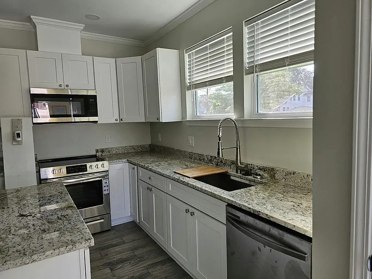 8709 Apricot St — Photo 14