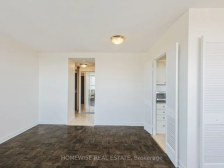 485 Kingston Rd #902 — Photo 9