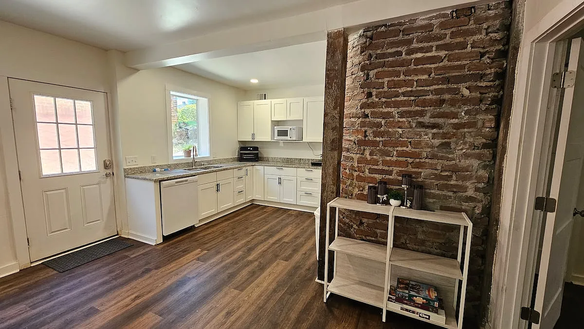 1 bed, 850 sqft, $1,500 — Photo 4