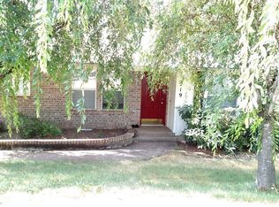 719 SW 1st St, Dundee, OR 97115