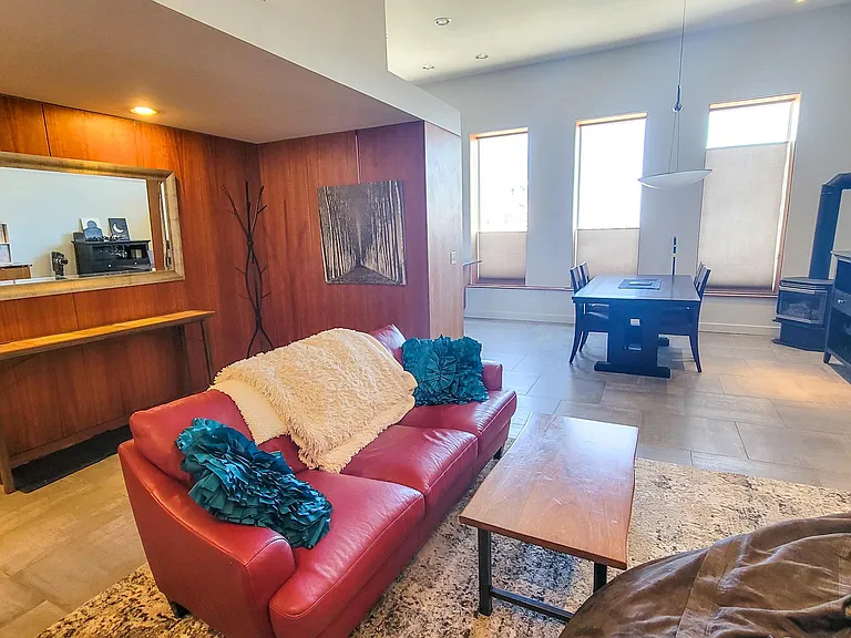 208 W Superior St #230 — Photo 8