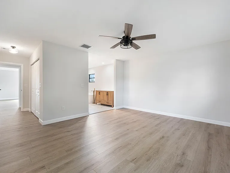 4003 S Indian River Dr — Photo 14