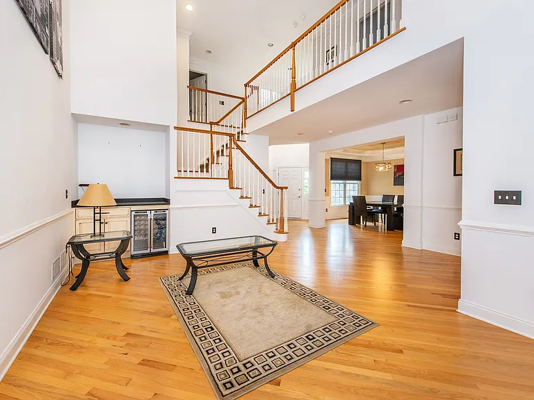Briar Ct — Photo 2