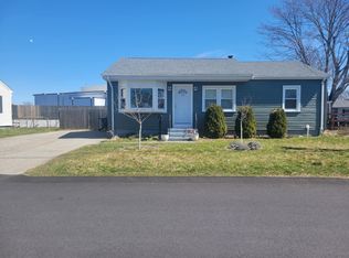 23 Rosedale Ter, Middletown, RI 02842