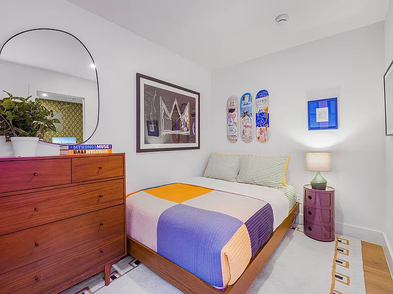 236 W 15th St #13 — Photo 9