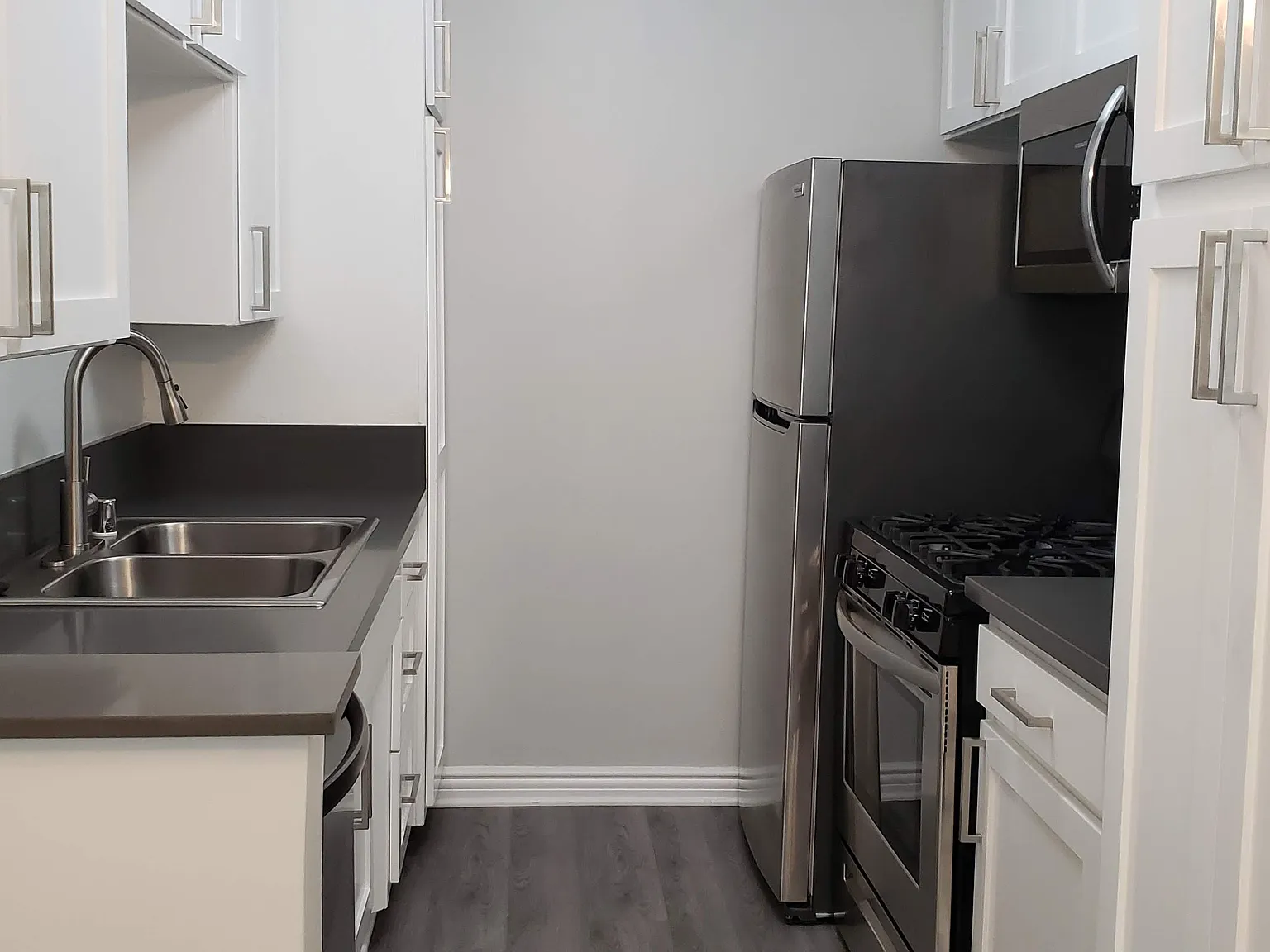 1 bed, 550 sqft, $2,200 — Photo 3