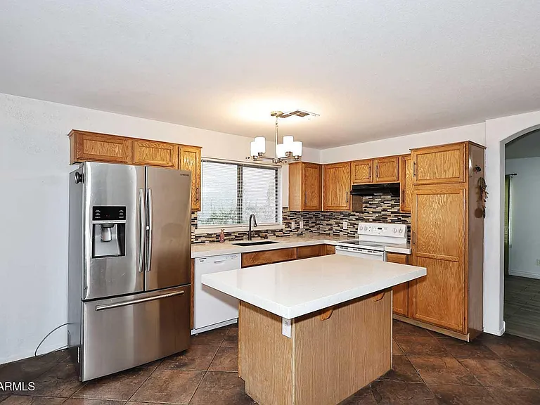 6222 W Warner St — Photo 4