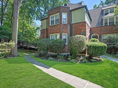 52 Underhill Road #2B, Scarsdale, NY, 10583