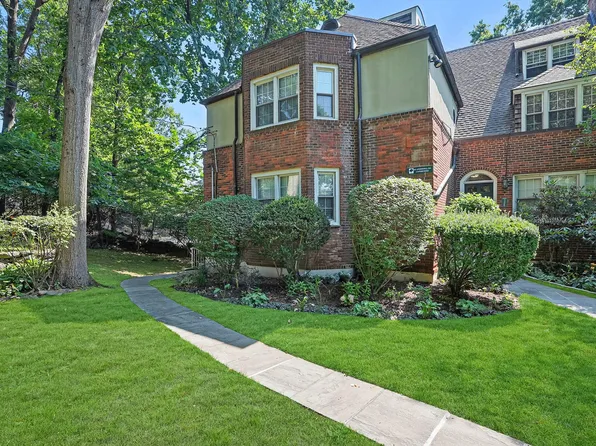 52 Underhill Road #2B, Scarsdale, NY 10583