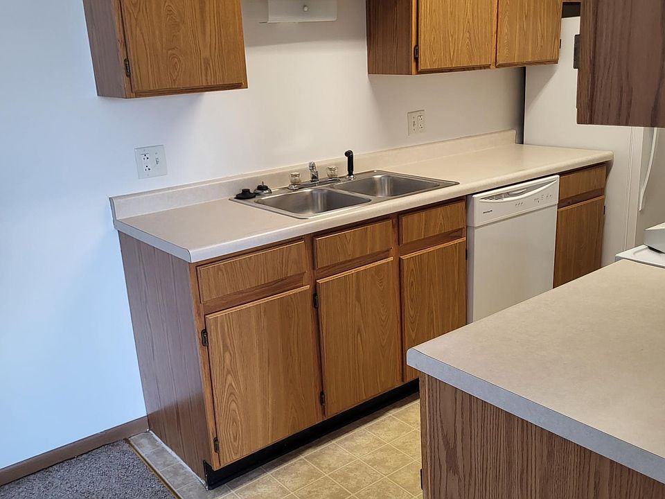 Burlington River Apartments 611 W Van Weiss Blvd West Burlington IA