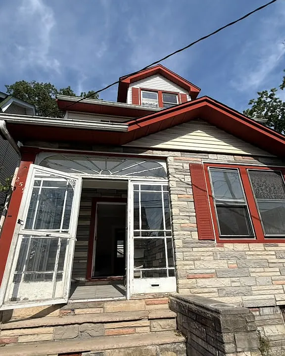 259 Williamson Ave #1