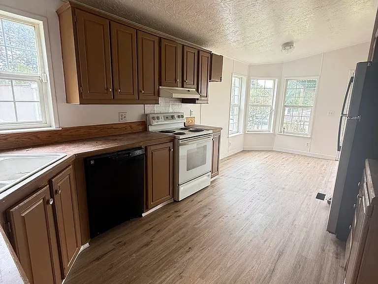 10204 217th Avenue Ct E #5 — Photo 3