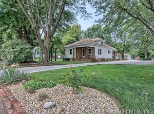 156 S 9th St, Wood River, IL