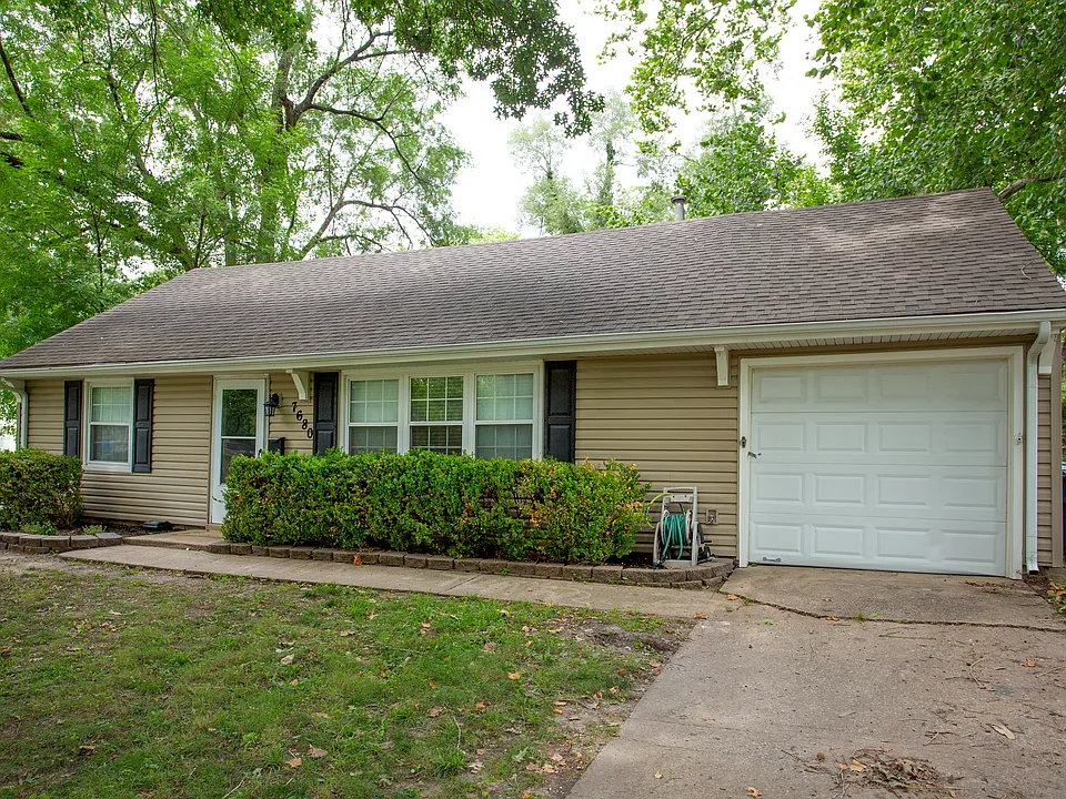 7680 Rainbow Dr